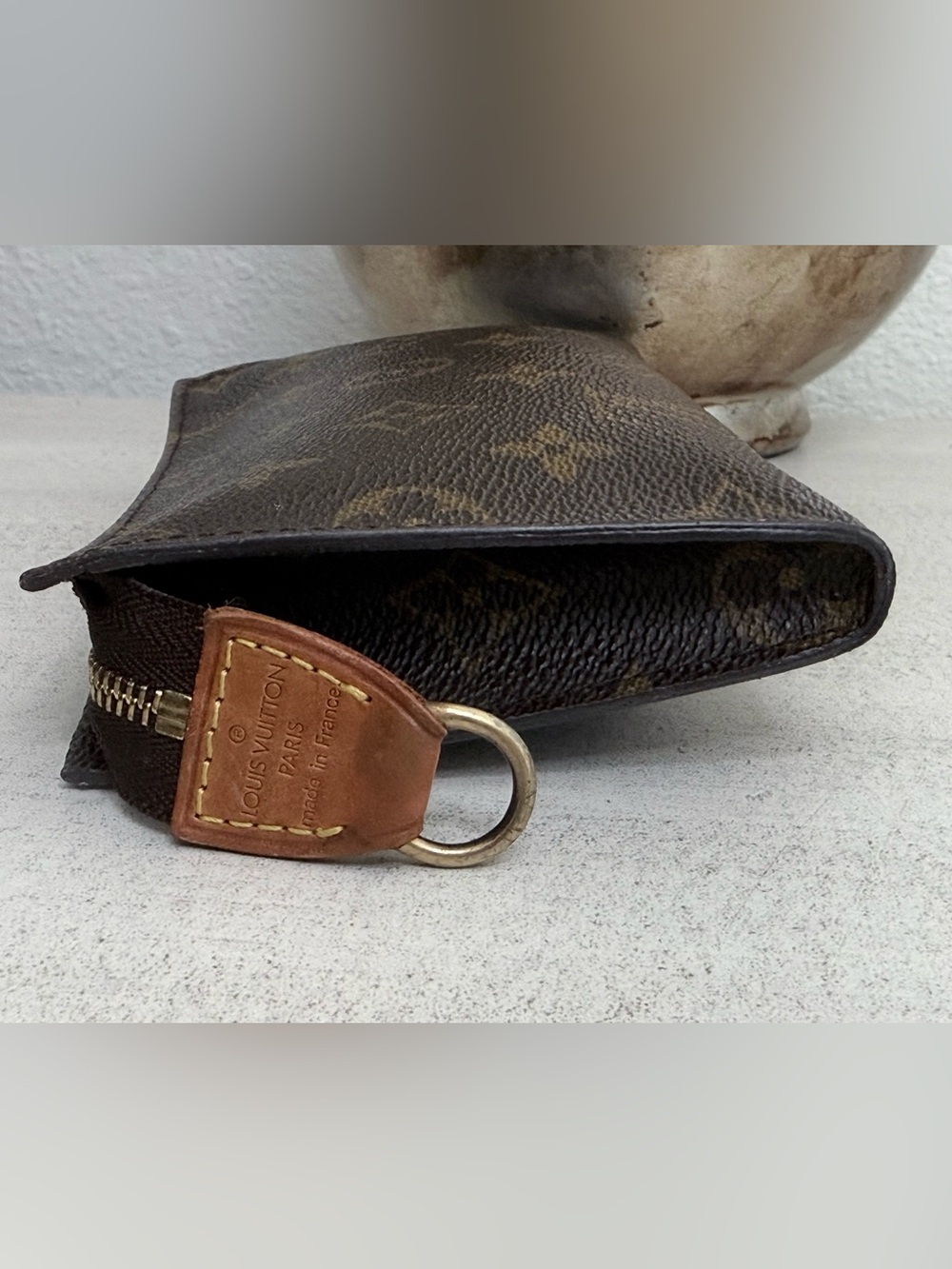 LOUIS VUITTON Monogram Bucket Pouch PM - Picture 6 of 11